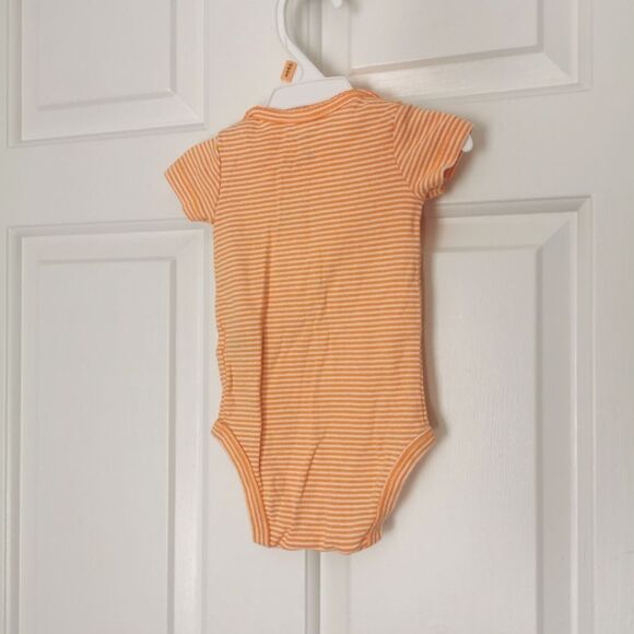 5/$10 Carter's onesie size 3 m - Picture 3 of 4